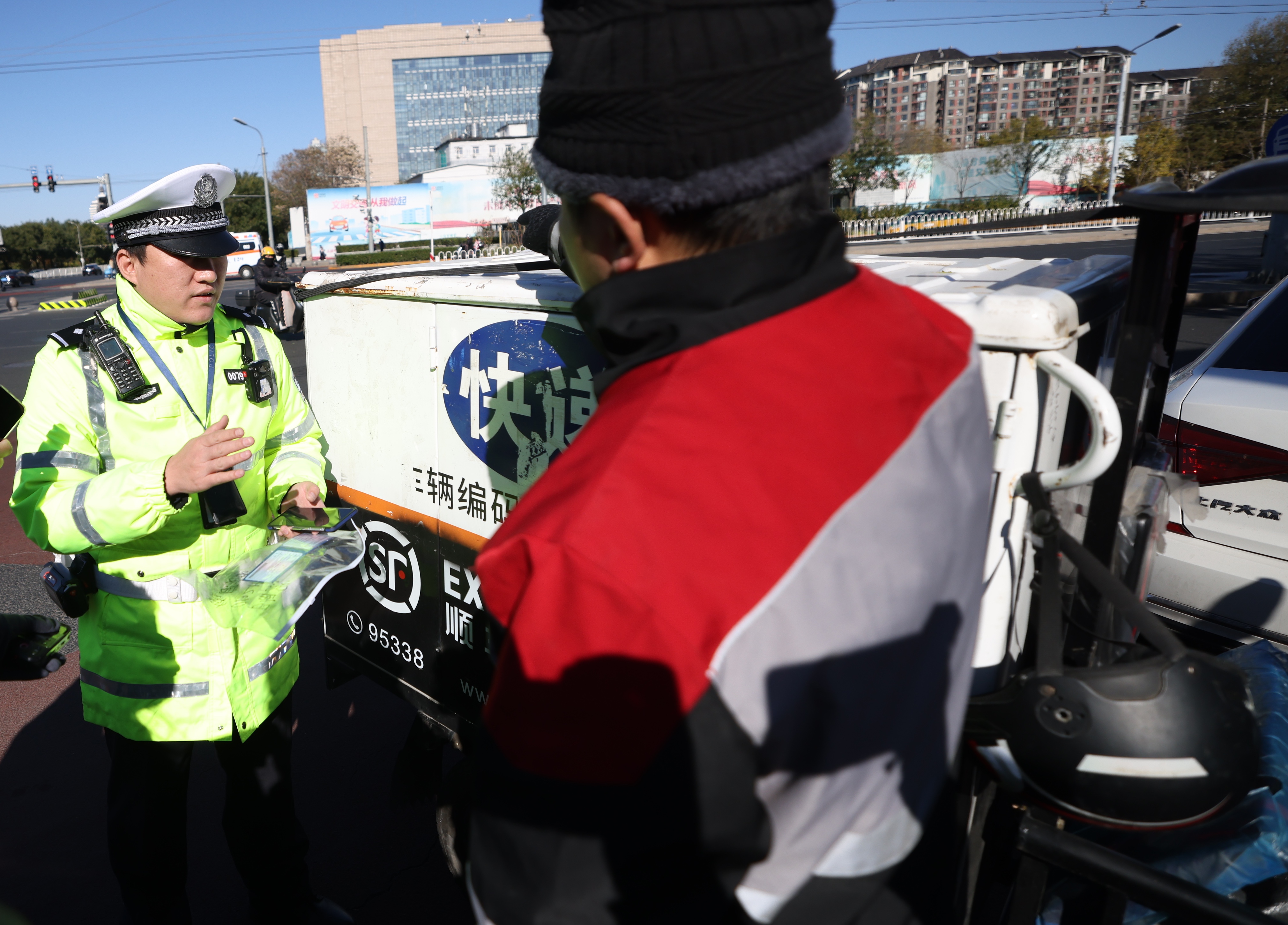 过渡期仅剩40多天北京交警提醒市民及早处置违规电动三四轮车(图3)