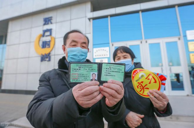 70岁以上老年人还可以骑电动三轮车吗？用哪种电动车不会被罚款(图6)