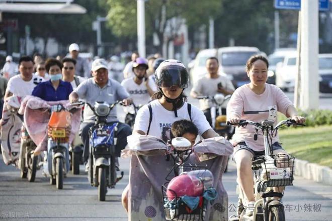 2024年10月起电动车上路有新政策!事关二轮、三轮、四轮车车主注意