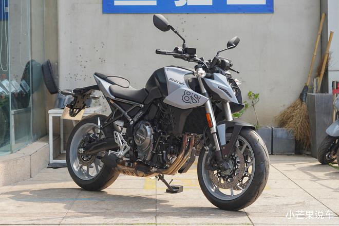 售12999元的力帆250跑车带前后ABS马力286匹对新手也友好