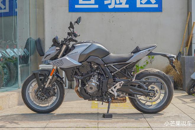 售12999元的力帆250跑车带前后ABS马力286匹对新手也友好(图5)