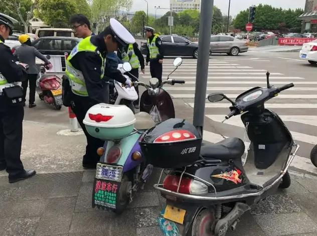 除头盔外电动车、三轮车上路有“5不准”新要求12月起执行！(图9)