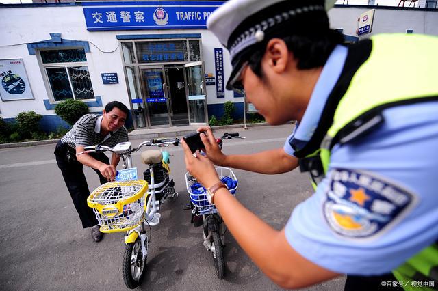 除了戴头盔外！2025年起电动车、三轮车这5项违法行为都要严罚(图4)