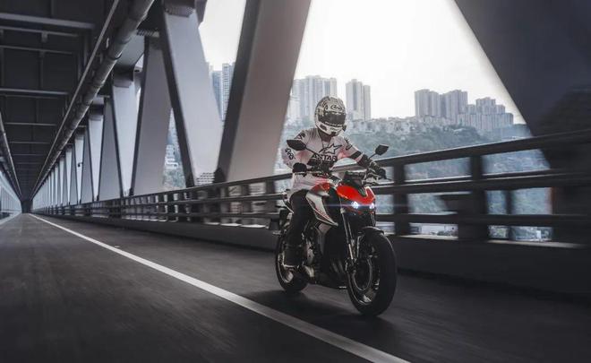 双缸三缸甚至四缸涵盖巡航、仿赛和街车！2024年度十大高关注新跨骑哪一款是你的菜？｜2024年度事件④(图45)