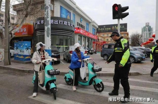 除了戴头盔2025年1月起电动车、三轮车上路迎来“7个新要求”(图2)
