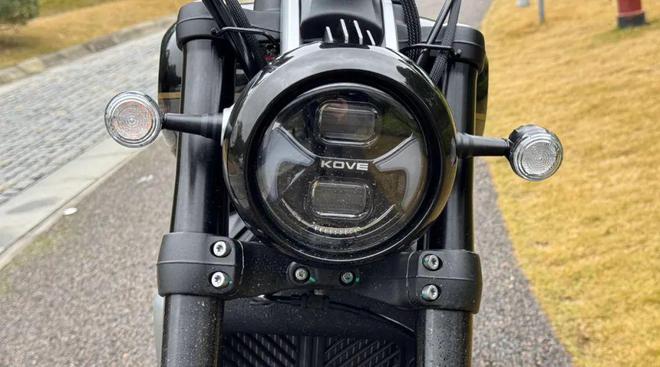 更“成熟”的450RR双油箱的大巡航新款350RR跑车凯越开年整“大活”(图3)