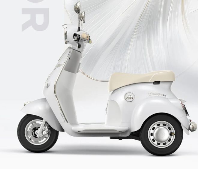 爱玛推出新品三轮车Q30外观拉风搭载节能电机续航240里！(图6)
