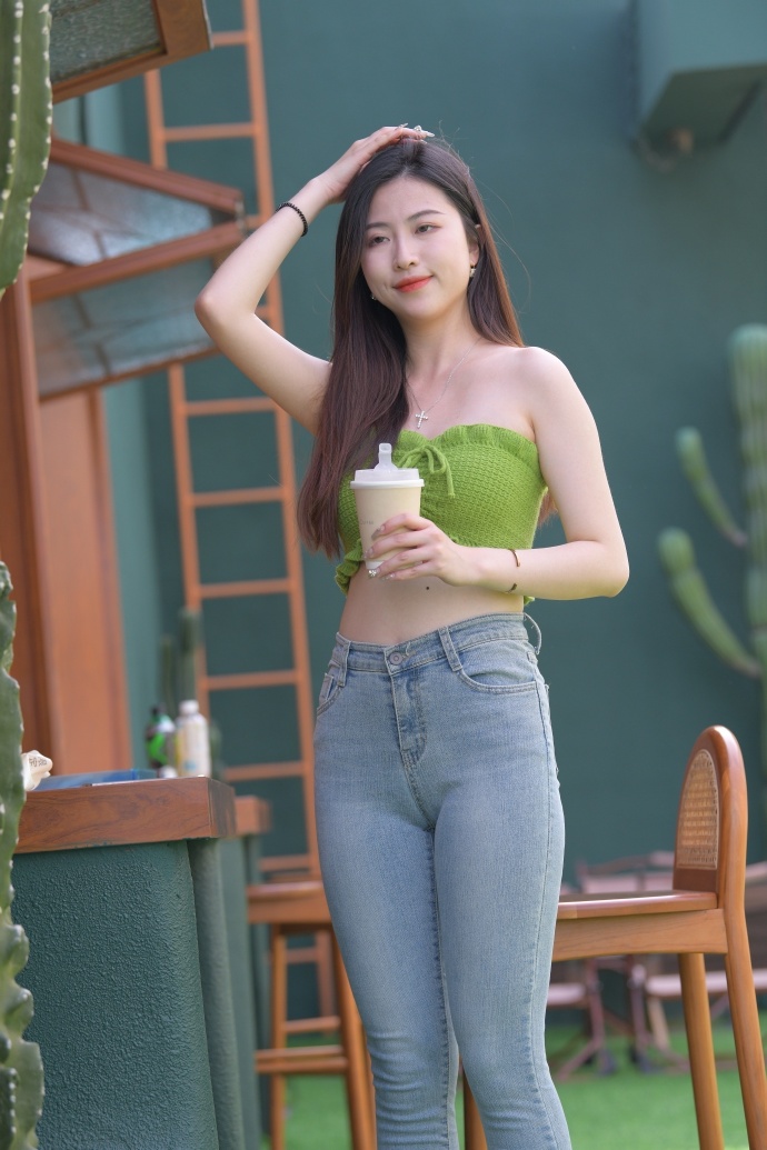 女的张开腿给男的捅