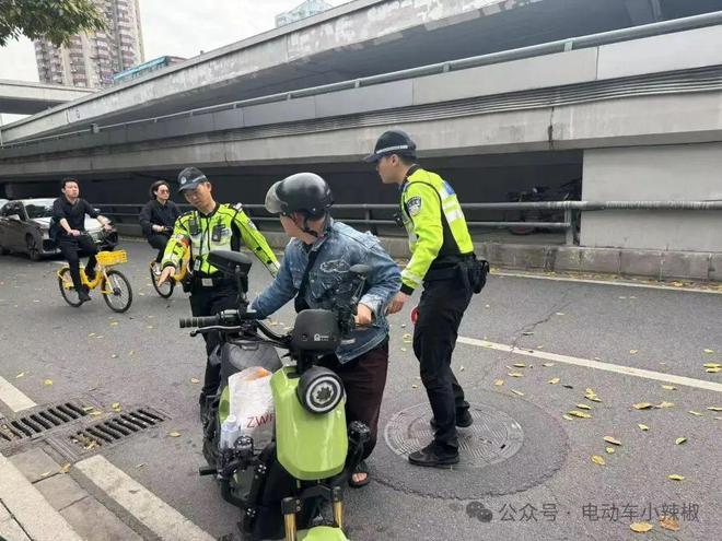 电动车新政策!4月起多地电动车、三轮车、四轮车上路有新变化车主注意
