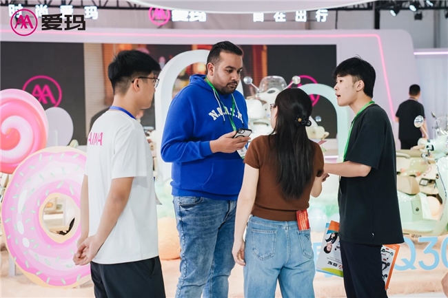爱玛科技亮相第十五届丰县电动车展览会全力打造绿色出行全新增长点(图3)