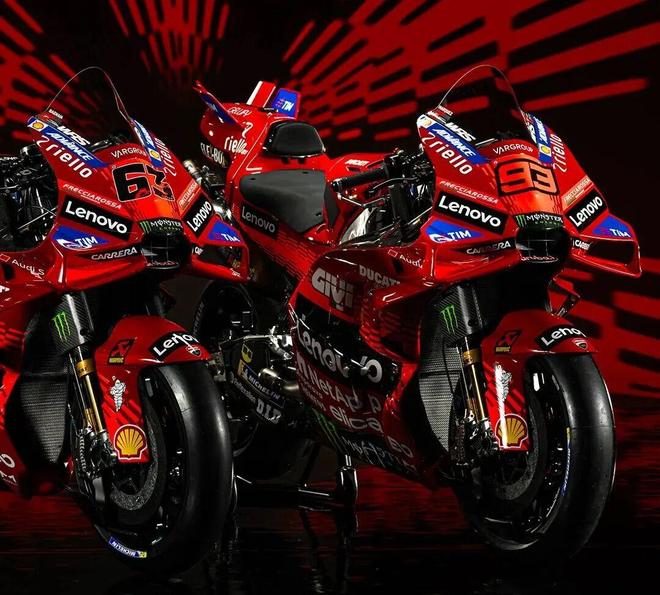 全面V4时代MotoGP直列四缸的绝唱由雅马哈完成(图10)
