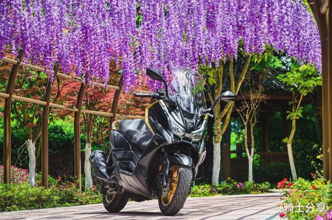 250踏板车谁家强？还是要多看看光阳S250更便宜了！(图11)