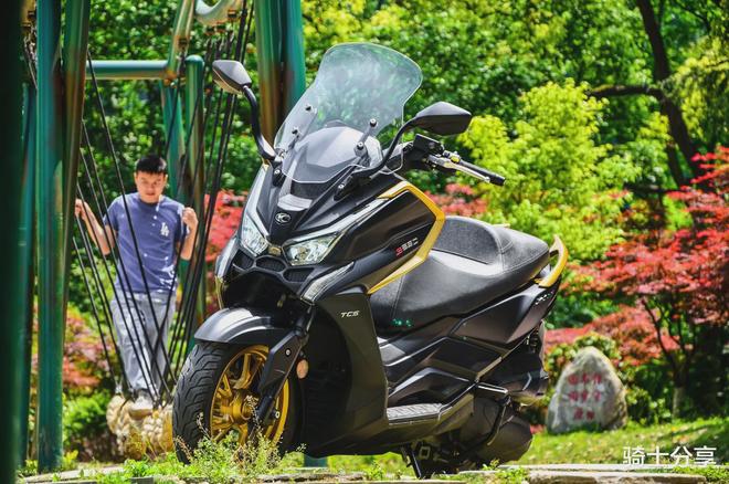 250踏板车谁家强？还是要多看看光阳S250更便宜了！(图12)