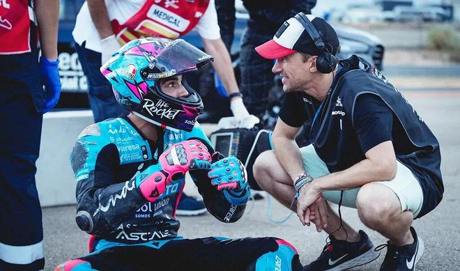 V4SR与公升MT双旗舰并肩登场！CFMOTO重磅新车亮相2025米兰车展(图15)