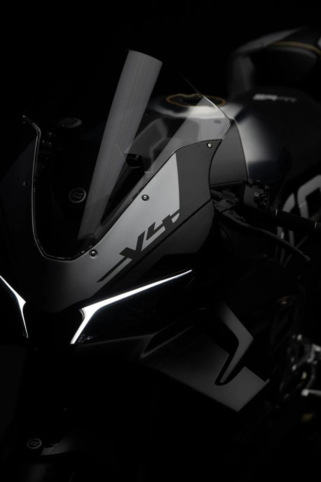 V4SR与公升MT双旗舰并肩登场！CFMOTO重磅新车亮相2025米兰车展(图3)