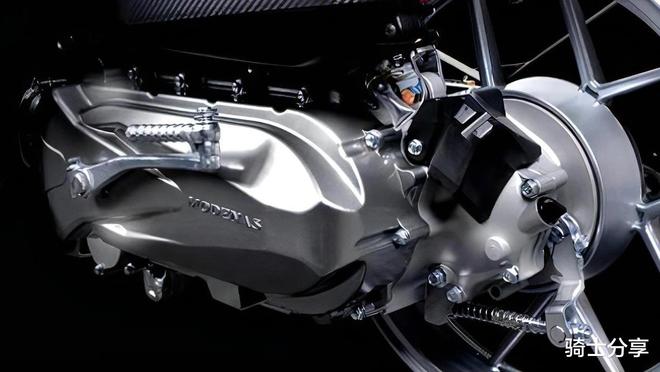 川崎125踏板完成升级外观很有特色性能并不激进！(图5)