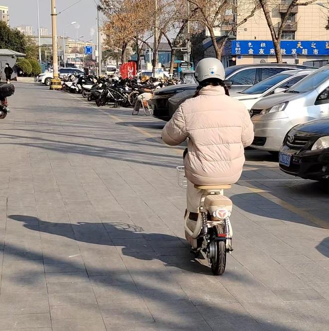 壹点调查记者实探济南多家电动自行车门店：新车不多价格略高(图3)