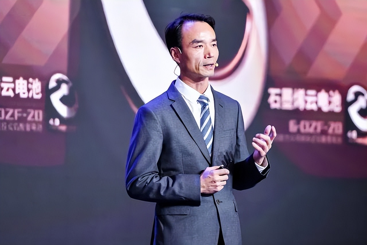 潮汕出了个“乔布斯”干出年入120亿小电驴！拟2026年赴港上市