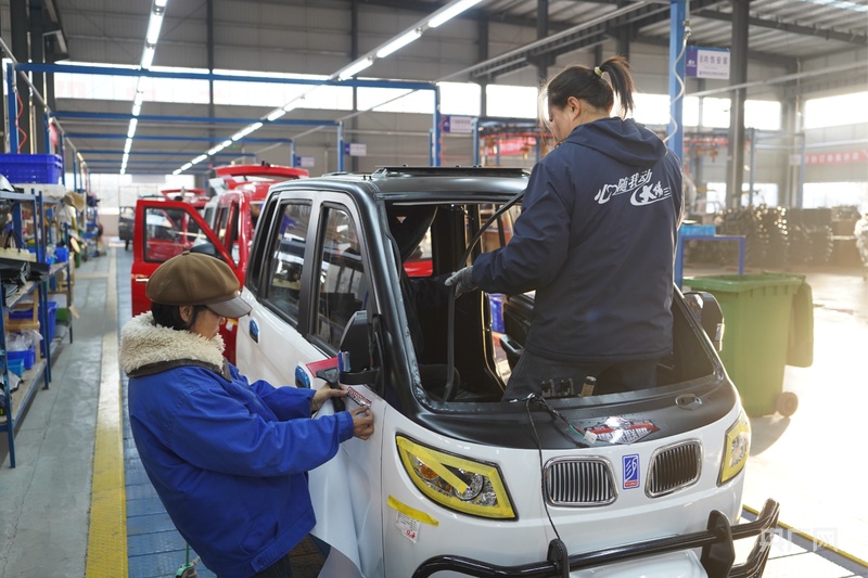 小三轮“转动”大世界：偃师“三蹦子”何以热销全球？(图2)