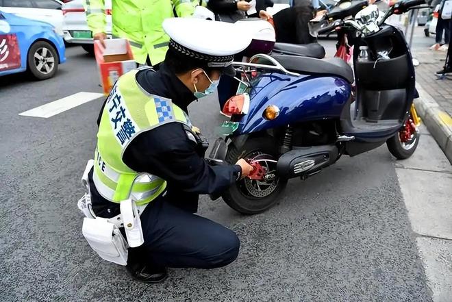 1月1日起电动车4项必查落地！摩托三轮全覆盖这些行为直接罚(图4)