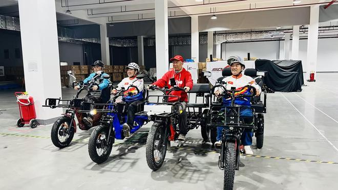 老年代步车为何成了接送孩子的“主力军”？(图6)