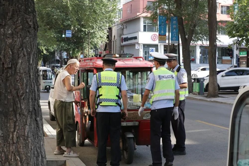 新能源“玛莎拉蒂”2万6“大G越野”仅3万！“老头乐”流行背后难题咋解？