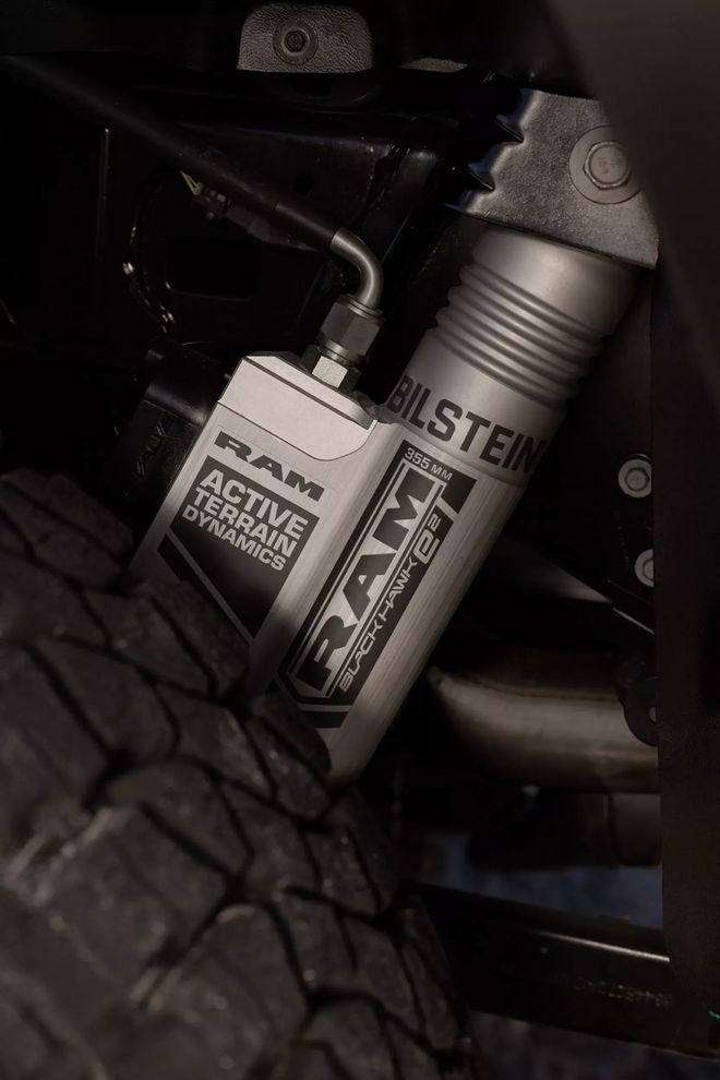 777匹马力道奇最强量产燃油皮卡RAM1500SRTTRX发布酷乐汽车(图8)