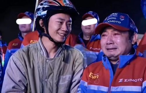 陈光标的劳斯莱斯张雪的摩托车：1500万都给李亚鹏(图13)